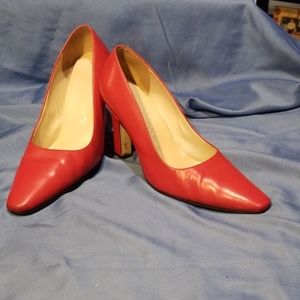 Red nine west pumps